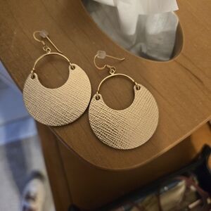 Elegant Gold Hoop Earrings